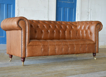 Chesterfield Dräisëtzer Canapé Polstersofa Design Sofae Couchen Ledercanapé nei