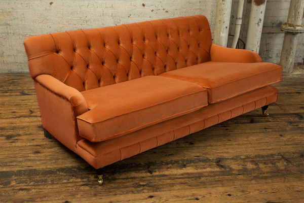 Chesterfield Couch Sëtzpolster strapazierfäeg an héichwäerteg Couch dräisëtzer