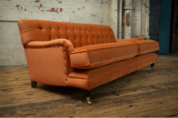 Chesterfield Couch Sëtzpolster strapazierfäeg an héichwäerteg Couch dräisëtzer