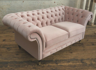 Klassesch Couch Chesterfield Still, Textil Lieder Stoff Samt Zwéesëtzert.