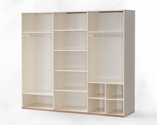 Beige Schlofzëmmer Kleederschaf Designer Garderob Luxus Holzschief.