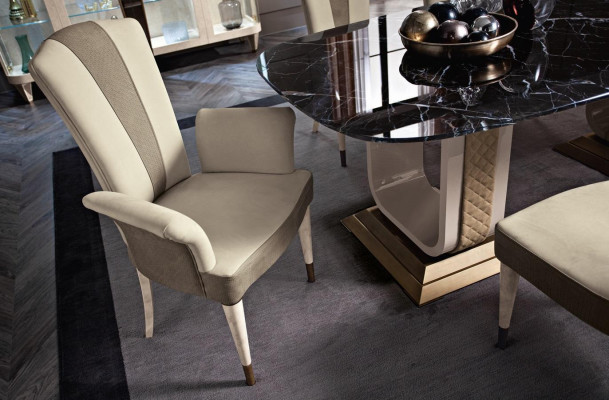 Ariichtung Dëscher Aarbechtsplack an Marmoroptik Nei Luxus Italieneschen Design