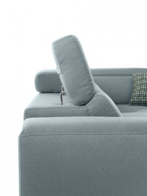 Designer-gemittlecht, mëllt Eckcouch an exquisitem Blo fir d'Wunnzëmmer