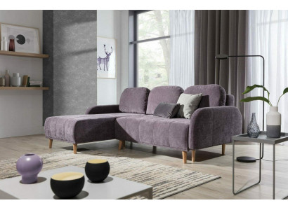 Komfortabele Ecksofa kombinéiert moderenen a funktionale Design