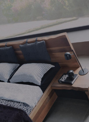 Schlofkummer Bett 2x Nuetsdësch Kleederschaf Garnitur Holz Modern Set