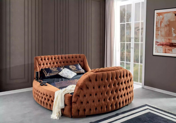 Chesterfield Bett Polster Design Luxus Better Hotel Braun mat TV Fernseher