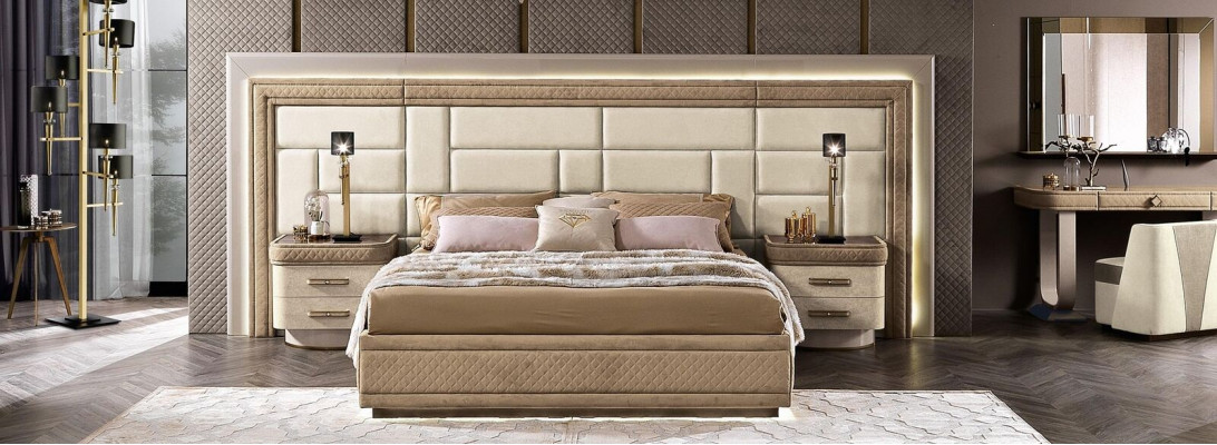 Schlofkammerschmöbel Bett massivt Beige Italienscht Möbel Holz Duebelbett