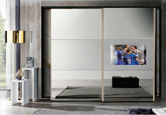 Kleeder Schaf Schief Kleeder Schaf Luxus Holz Schiefdüren TV mat Fernsehersatz.