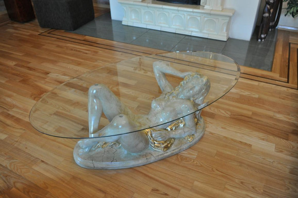 Erotëschen Dësch aus Glas Skulptur Figur Couchtisch Dësch Sofa Bestell Dëscher Statue