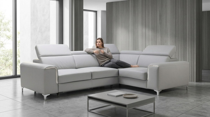 Stilvollt, komfortabel Eckcouch fir en douce an gemittlech Interieur.