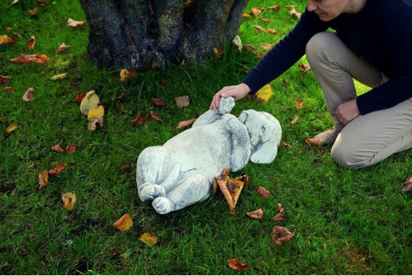 Gaardendekoratioun Hond Terrass Steefiguren Figur Dekorativ Wäiss Statu