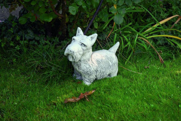 Gartendekoratioun Hond Terrass Steefiguren Dekorativ Wäiss Statu Figur