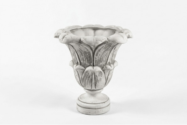 Blummekuerf Blummen Vase Gefäss Gaart Figuren Terrass Dekoratioun Statuette