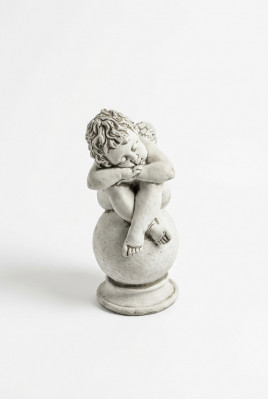 Grafdekor Steendekoratioun Engel Figur Skulptur Gott Helleg