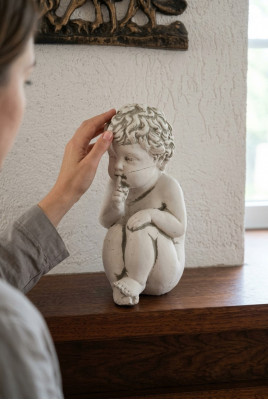 Dekor Grabschmuck Gräifsteendekoratioun Figur Engel Skulptur Gott Helleg
