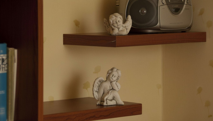 Grafdekoratioun Graf Steen Dekoratioun Deko Figur Engel Skulptur Gott Helleg