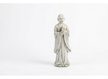 Buddha Skulptur an enger Steenoptik. Grouss dekorativ Skulptur fir Gaarde Figur.