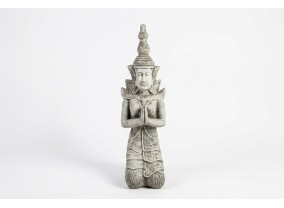 Buddha Skulptur a Steenoptik. Grouss Figur Skulptur fir Gäert Dekorativ.