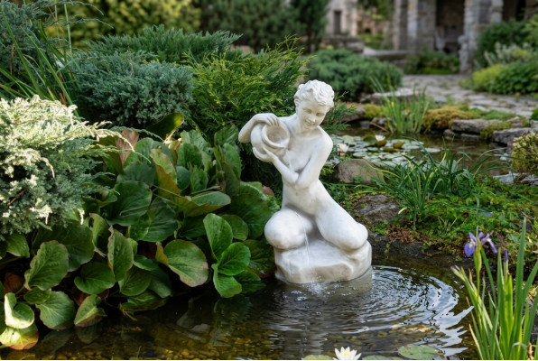 Fontänen Figur Statue Figuren Antik Skulptur Statuen Skulpturen Gaart