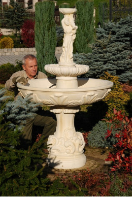 Sprangbur Gaart Weier Brunn 165cm Steenbrunnen Gaartbrunn Fontaine Nei