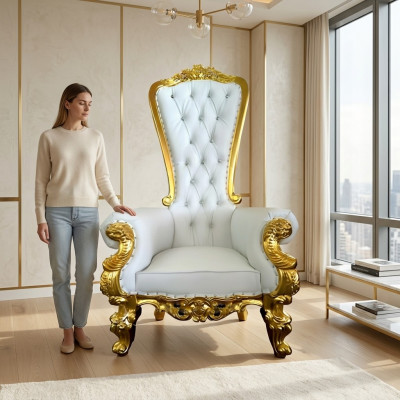 E bëschte, wäissen, verziichten Still am Barock- an Chesterfield-Stil mat Elementer vum Chesterfield-Stil.