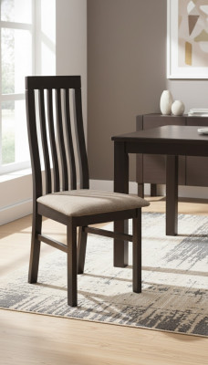 Set vun 2 Stécker Massivholzstull fir d'Iesszëmmer, designéiert Iesszëmmerstill.
