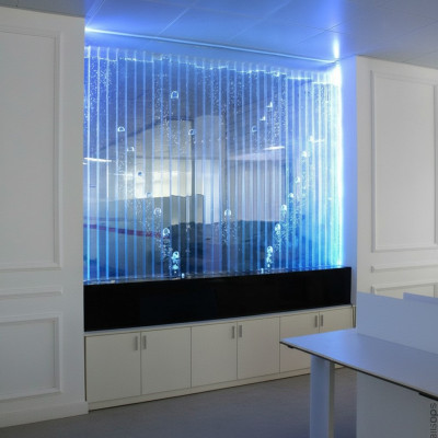 Wandpaneel mat Waasserblasen LED Waasserwand Designer Dekorativ Waasser Mauer
