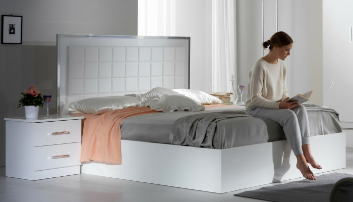 Bett 2x Nuetsdësch 3-tlg. Schlofkummer Set Design Modern Luxus Better Grupp Nei