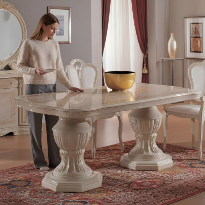 Luxuriéisen ovalen Iessdësch: Exklusiv Design-Miwwelen aus italieneschem Holz