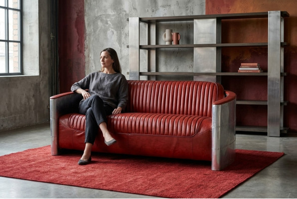 Echthelleder Design Vintage Designsofa dräifach Aluminium Sofa 3-Sëtzer Bordaux