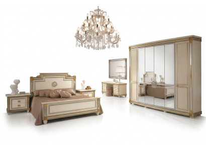 Schlofzimmer Set Design Modern Luxus Miwwelen Bett 2x Nuetsschaf 7 Deeler. Italien Nei