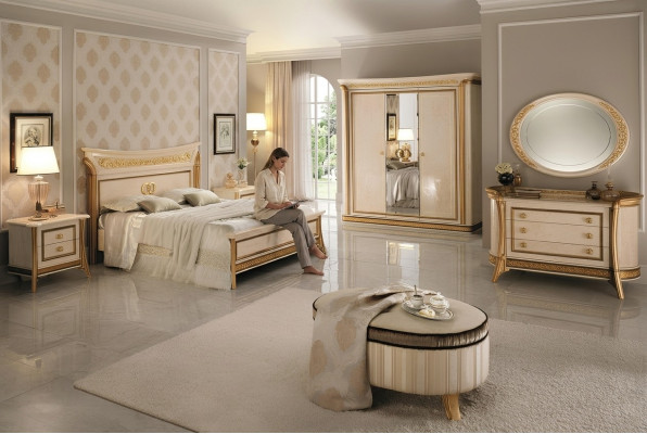 Schlofzëmmer Set Design Bett 2x Nuetsdësch Kommode Hocker Arredoclassic 7-stéck.