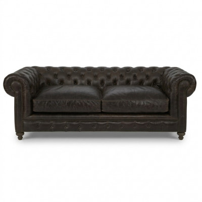 Braune Chesterfield Dräisëtz Designer Wunngsall Dräier-Couch
