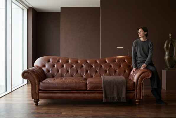 Luxe Chesterfield Stotssalon Couch Braun Sofa Sëtz Polster Textil Couchen Nei