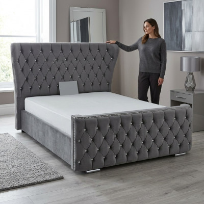 Chesterfield Stoffbett Schlofzëmmer Better Duebel Polster 140/160/180/200 cm