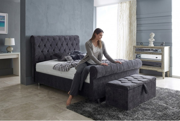 Chesterfield Design Samett-Bett Luxus Textil Better Schlofkummer Duebelbett