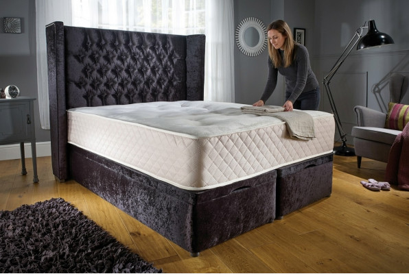 Chesterfield Designer Bett Schlofkummer Textillieder Polster Samt 160x200 Nei