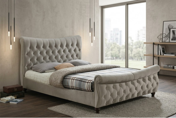 Schwaarzt Chesterfield Hotel Duebelbett Schlofkummer Polster Luxus Miwwelen