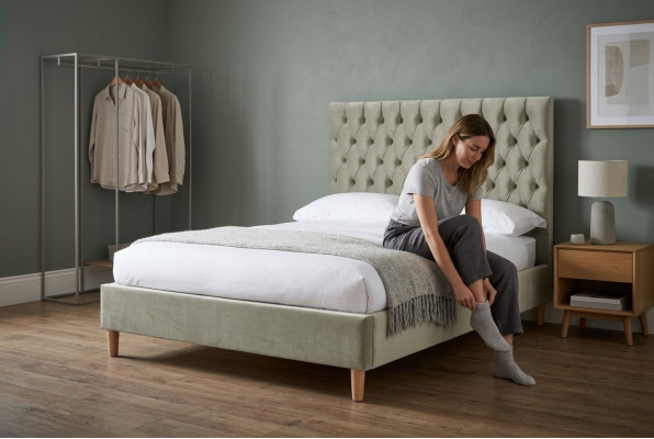 Chesterfield Design Polsterei Englesche Schwaarz 140/160/180x200 Better Duebelbett