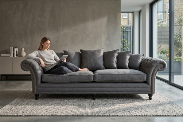 Klassesch Chesterfield Canapé 4-Sëtzer Sofa Canapé Samt Lieder Design Gro 265cm