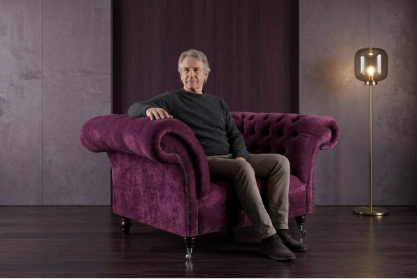 Sëtz Couch Polster Sofa Textil Chesterfield Couchen 1,5 Sëtzer Bordaux England