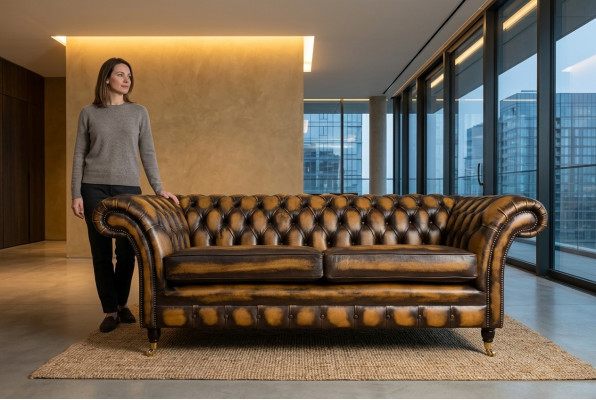 Edler Chesterfield Braunener Dräsitzer Luxus Polster Couchen Designer Sofasen