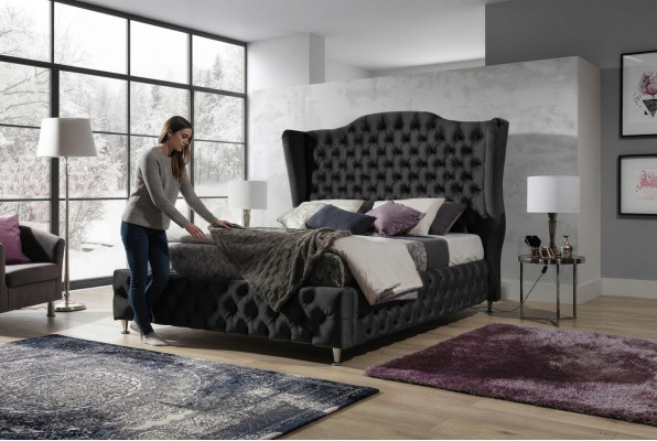 Schwaarzt Bett Chesterfield Polster Duebelbett Luxus Schlofzëmmer Design Better