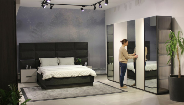 Komplett Schlafzimmer Miwwel Set Bett 2x Nuetsdësch Schminktisch Spigel 8tlg Nei