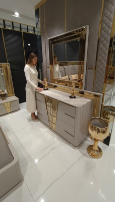 Modern Kommode mat Spigel Luxus Modern Design Schlofzëmmer Holz Set 2 Stéck.