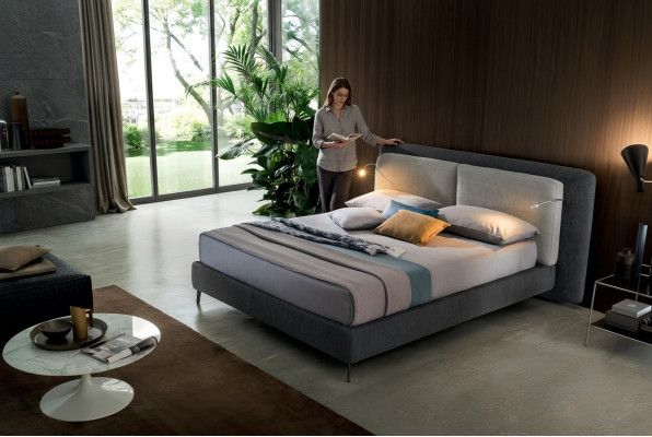 Duebelhotelbetter Schlofzëmmer Textil Bett Polster Design Luxus Holz Italien