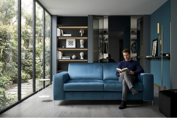 Design Dräisëtzer Couch Polstersofa 3er Sëtz Sofa Zëmmer Miwwel Italienesch Miwwelen