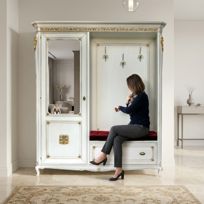 Kleederstänner Garde-Robe Massiv Holz Iwwerbekleedung Korridor Spigel Italienesch