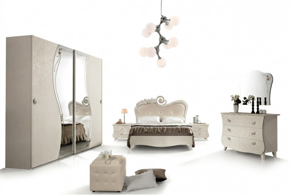 Design Schlofkummer Komplett Set Nuetsdësch Kleederschaf Barock Rokoko 6 Deeler.