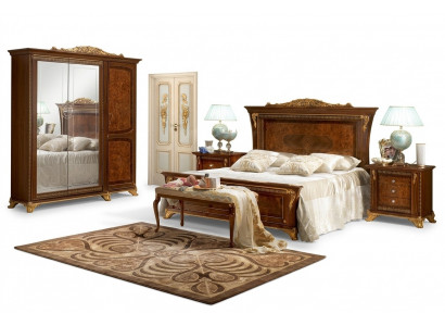 Schlofkummer Barock Rokoko Holzmobilier Bett Polster Luxus Duebelbetter